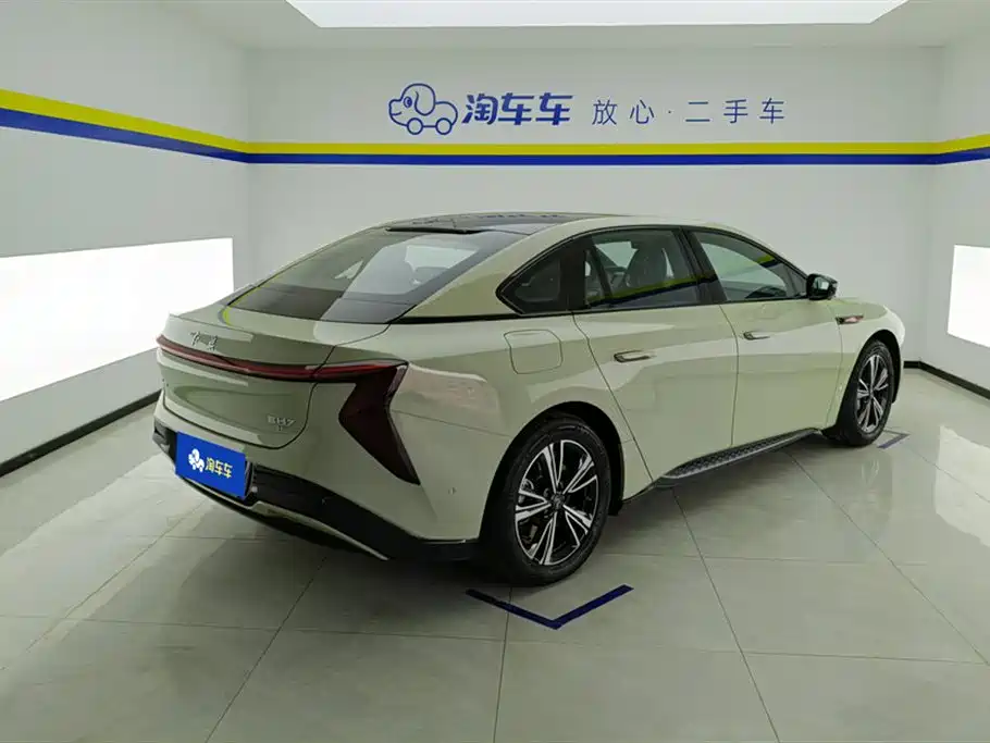 Hongqi EH7 2024 690 Pro фото 3