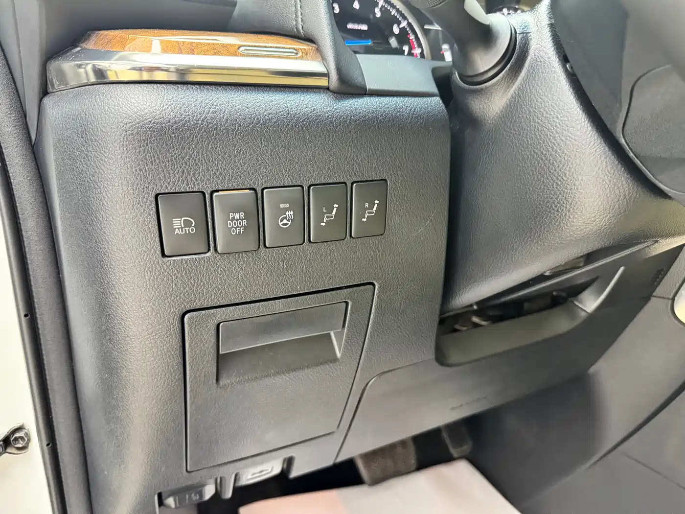 Toyota Alphard 2015 3.5L Premium Edition фото 15