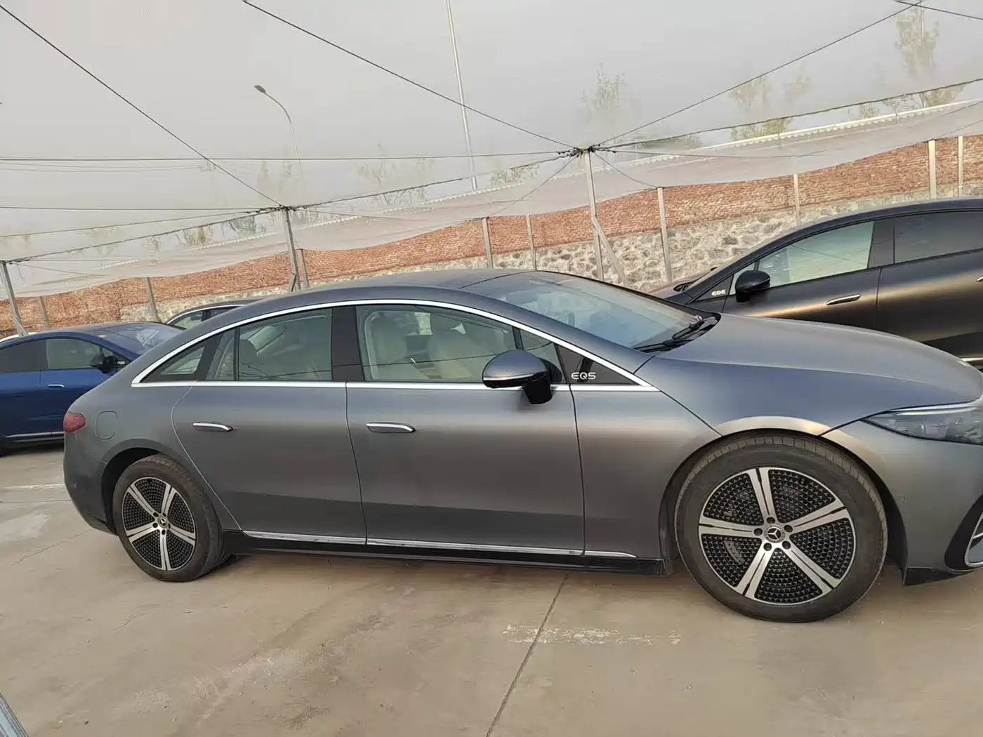 MERCEDES-BENZ EQS