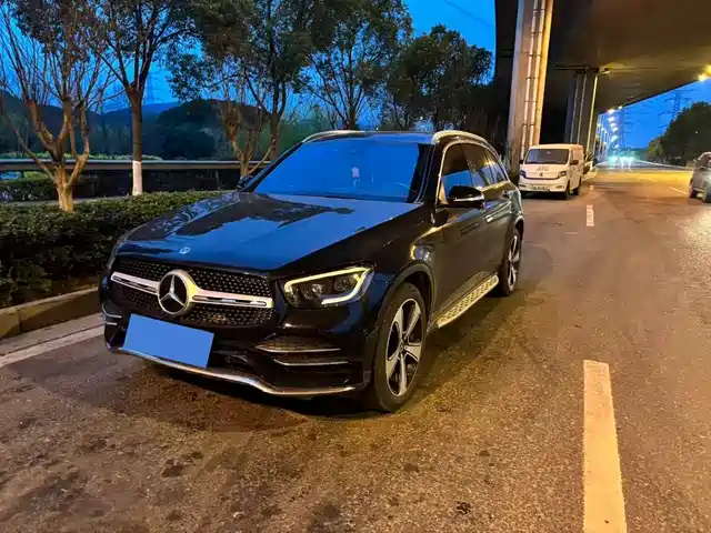 MERCEDES-BENZ GLC