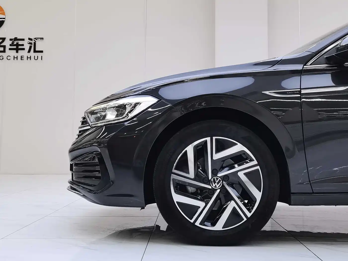 Volkswagen Sagitar 2023 300TSI DSG Surpassing Edition фото 23
