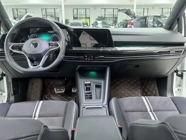 Volkswagen Golf 2023 Facelift 280TSI DSG R-Line Lite — фото 5