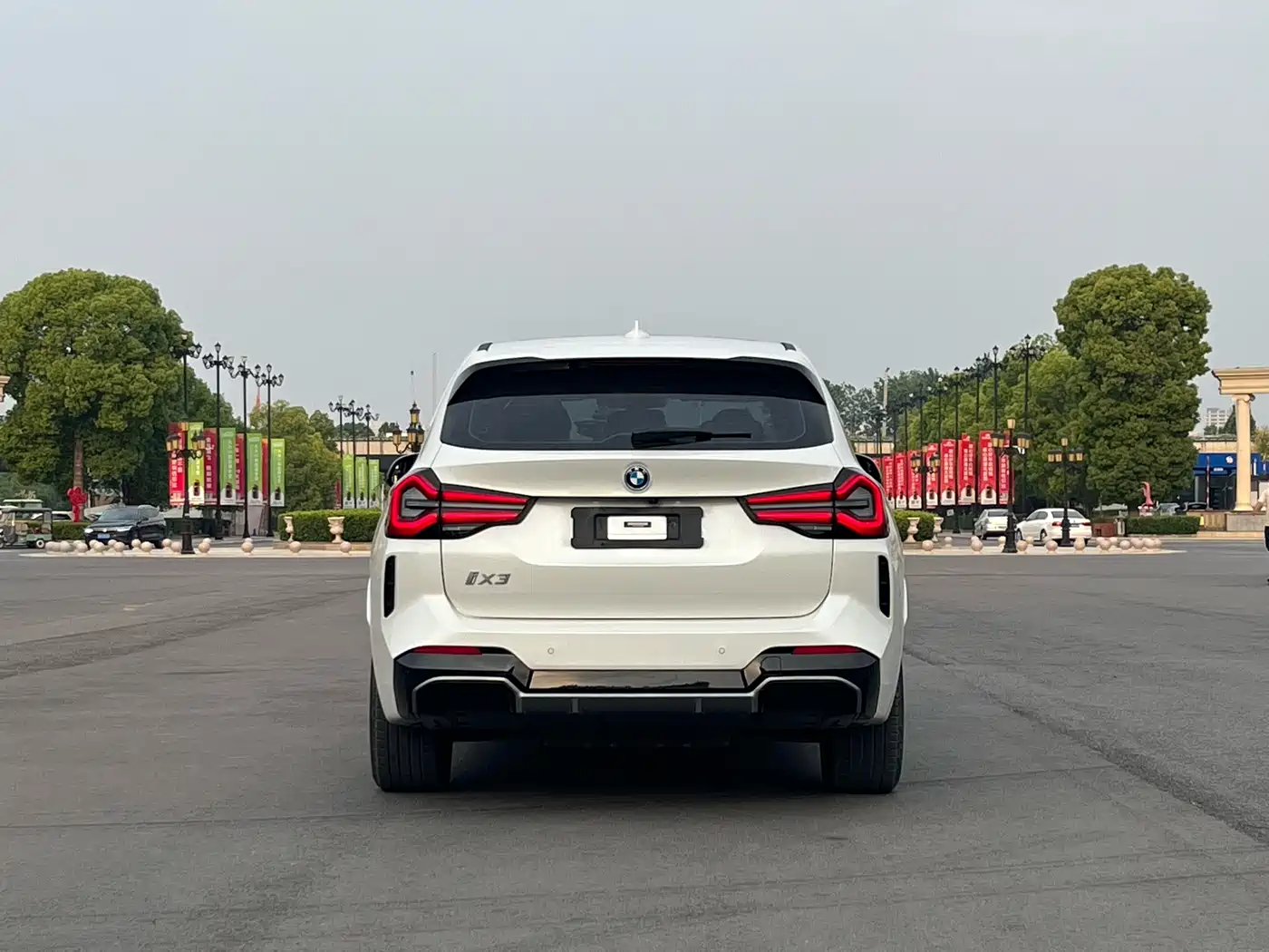 BMW iX3 2023 Leading Type фото 13