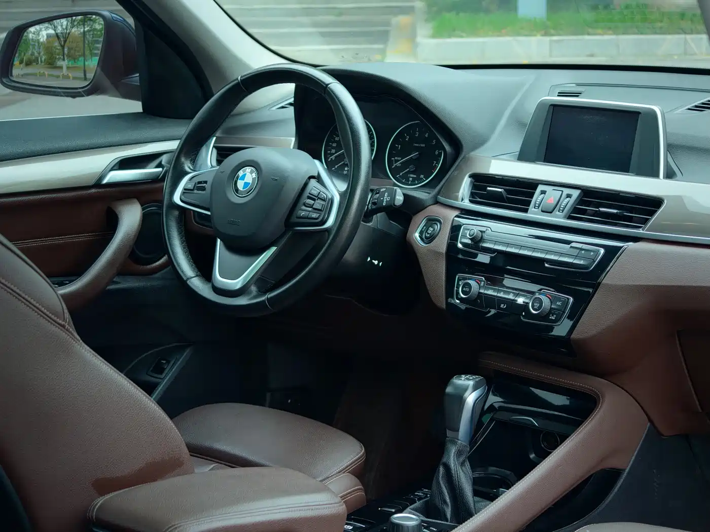 BMW X1 2018 xDrive20Li Premium Model фото 13