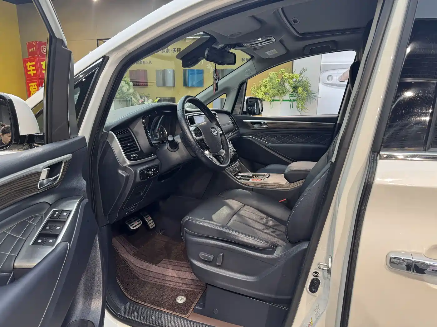 GAC Trumpchi Trumpchi M8 2021 Master Series 390T Ultimate Edition фото 4