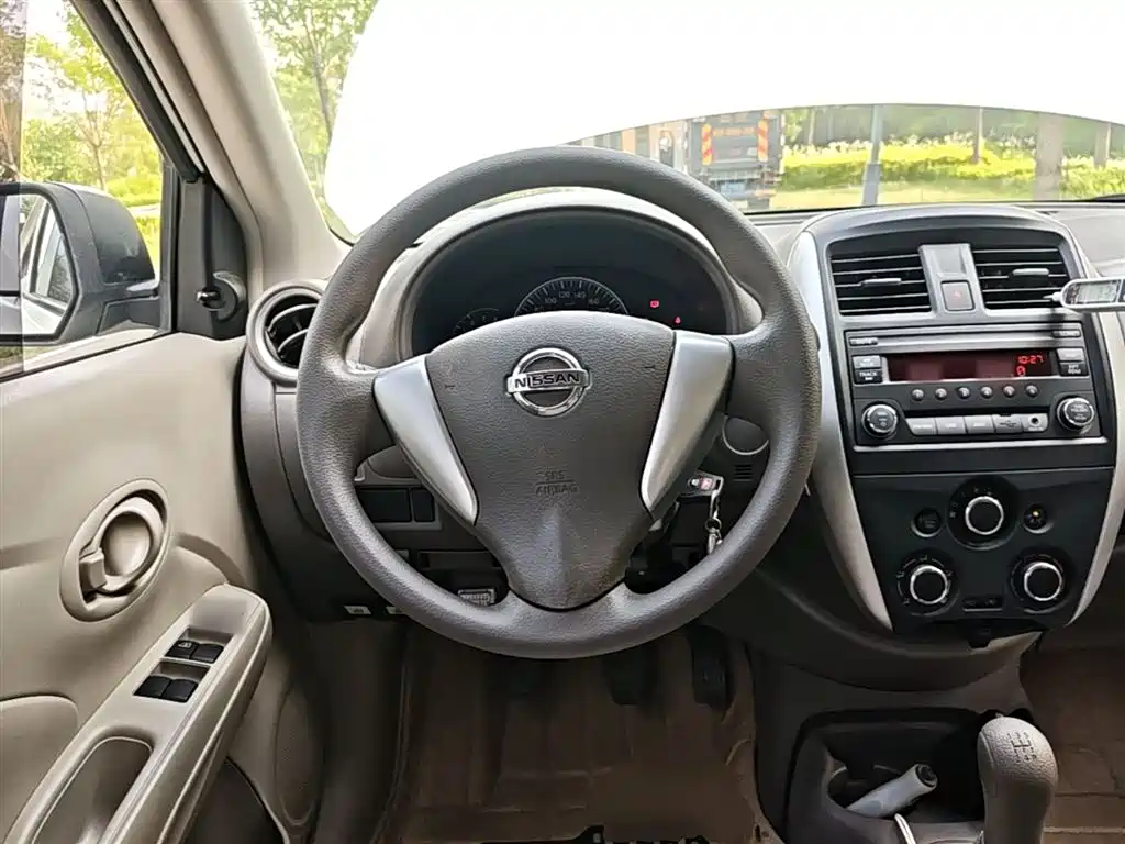 Nissan Sunny 2016 2015 1.5XE Manual Comfort