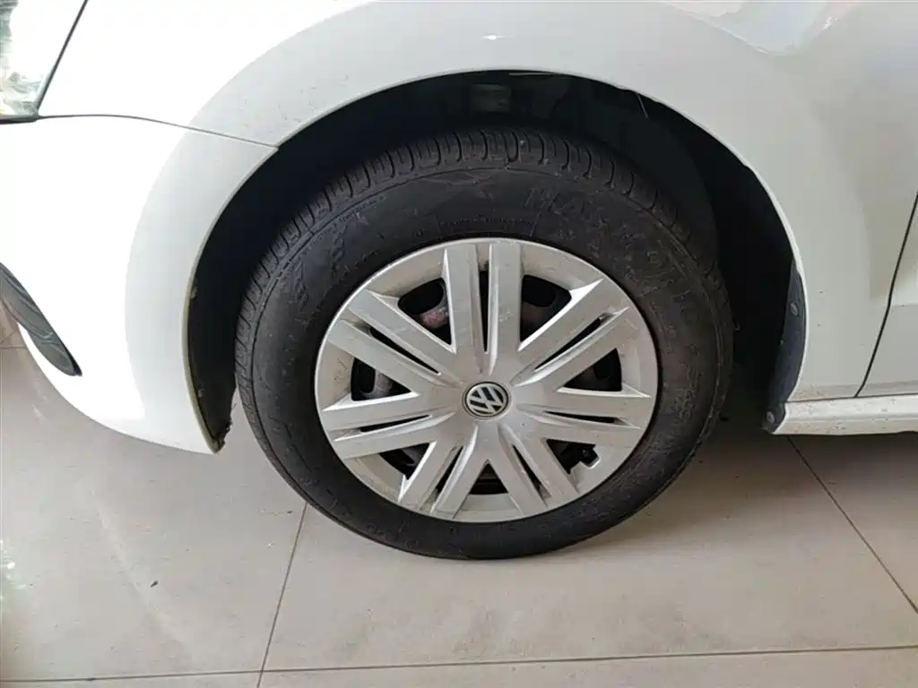 Volkswagen Polo 2016 1.4L Automatic Trend фото 23