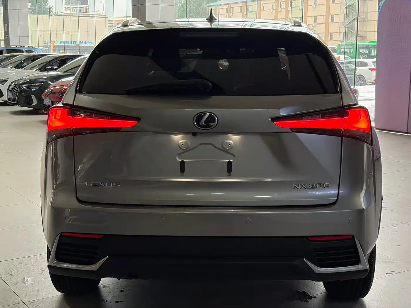Фото 5 - Lexus NX