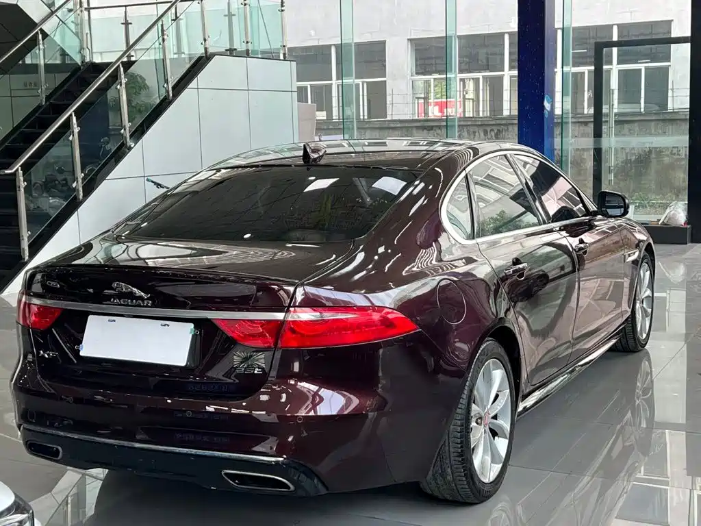 Jaguar XF 2016 2016 XF 2.0T 2WD R-Sport