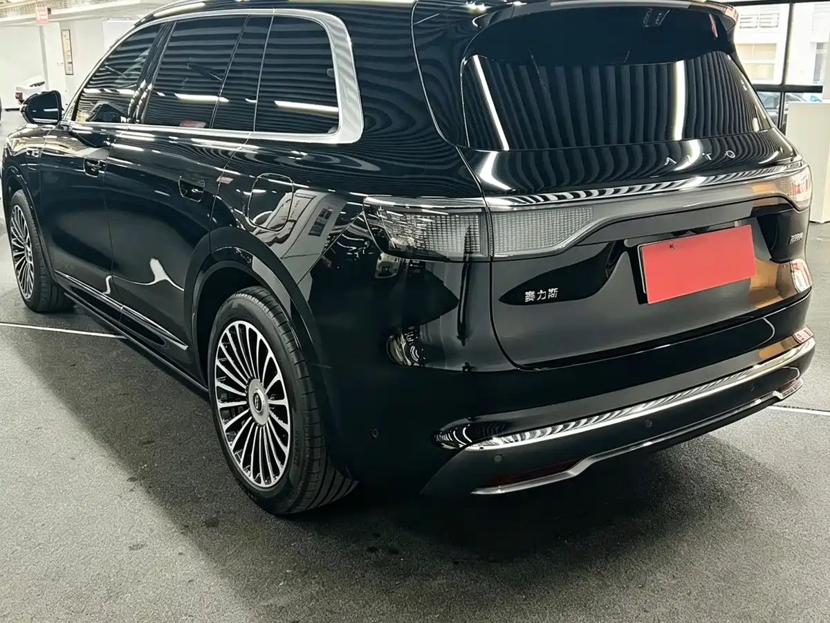 AITO Wenjie AITO M8 2025 Model Extended Range Max+ Edition 53.4kWh 6-Seater фото 6
