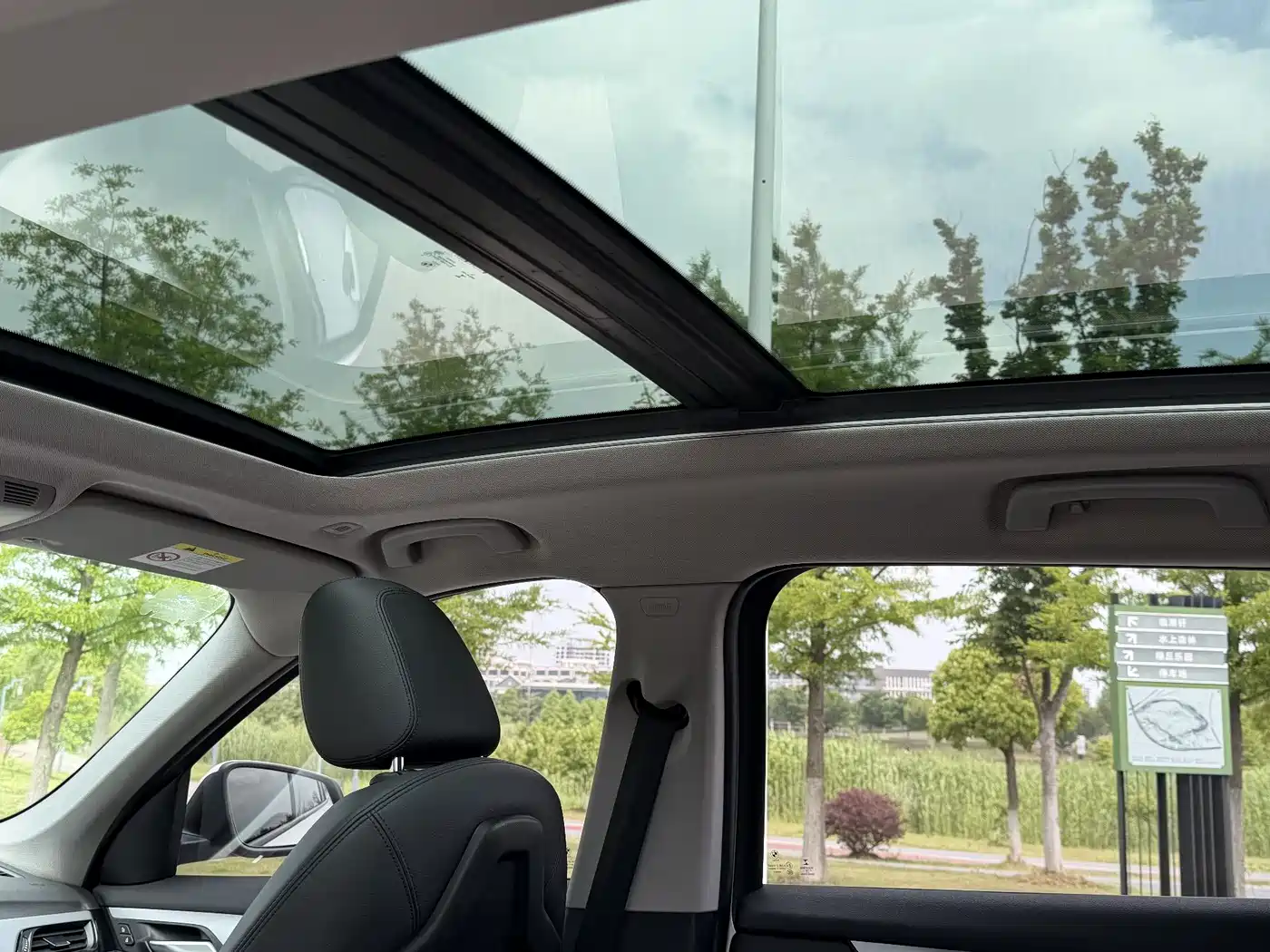 BMW X1 2016 sDrive18Li Premium Model фото 10