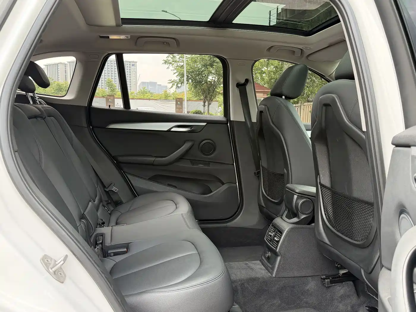 BMW X1 2016 sDrive18Li Premium Model фото 13