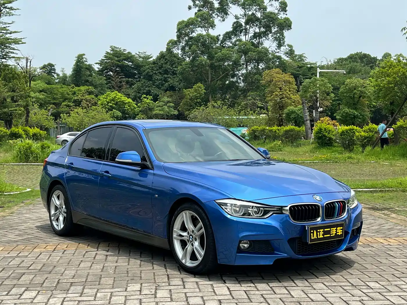 BMW 3 Series 2017 320i M Sport фото 3