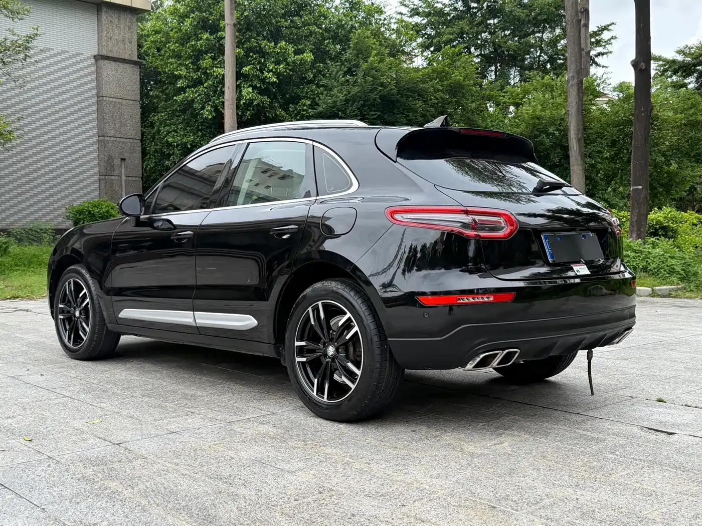 Фото 14 - Zotye SR9