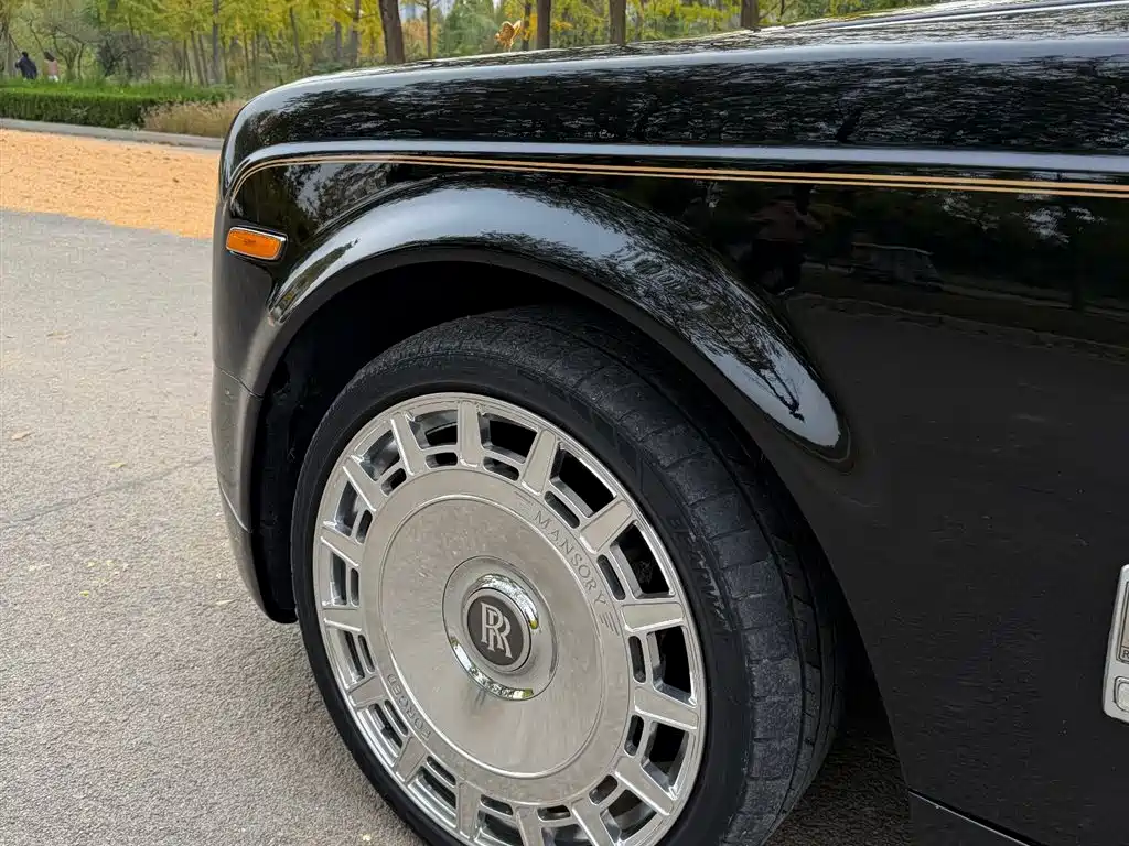 Фото 4 - Rolls-Royce Phantom
