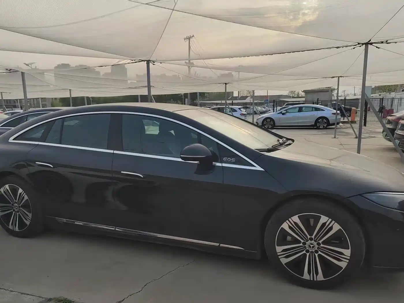 MERCEDES-BENZ EQS