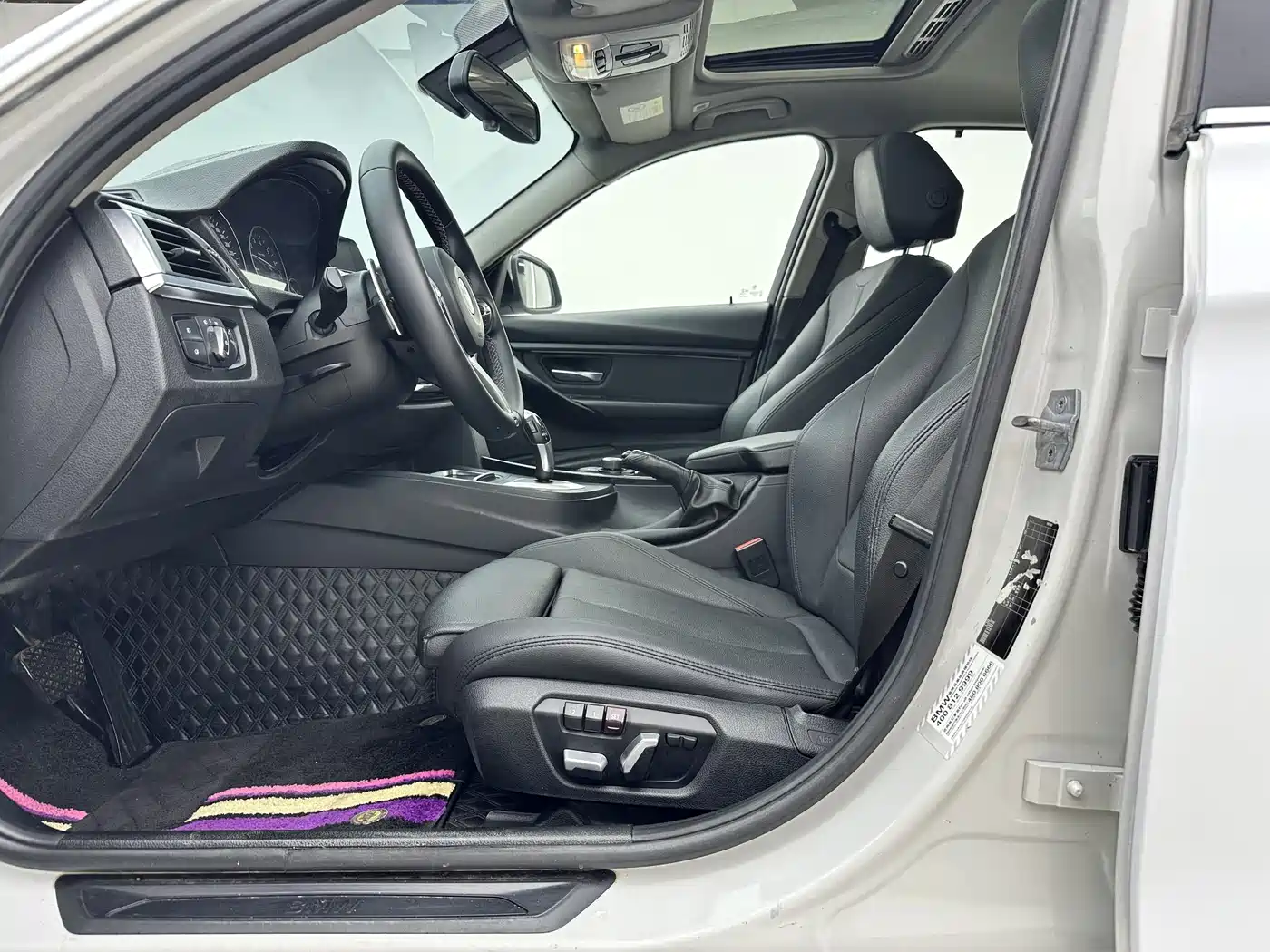 BMW 3 Series 2018 318Li фото 3
