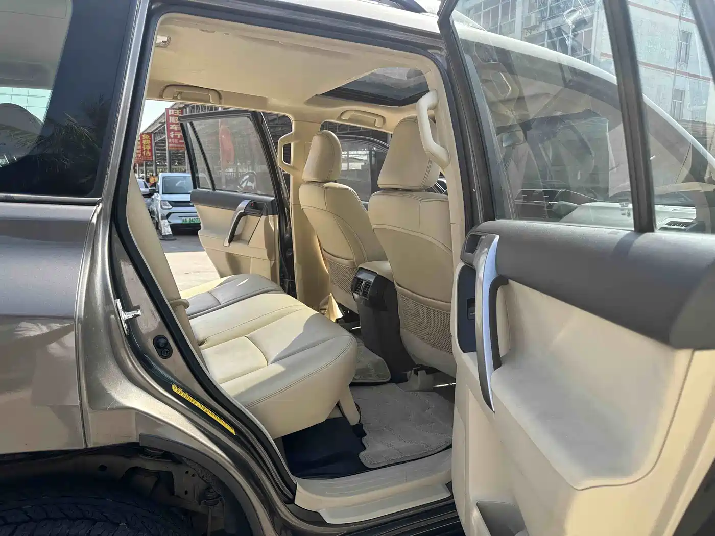 Toyota Prado 2015 2.7L Automatic Standard фото 11