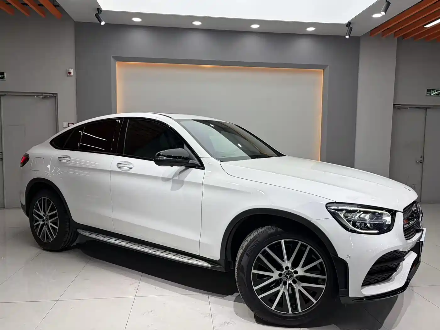 Mercedes-Benz GLC Coupe 2021 GLC 300 4MATIC Coupe SUV фото 3