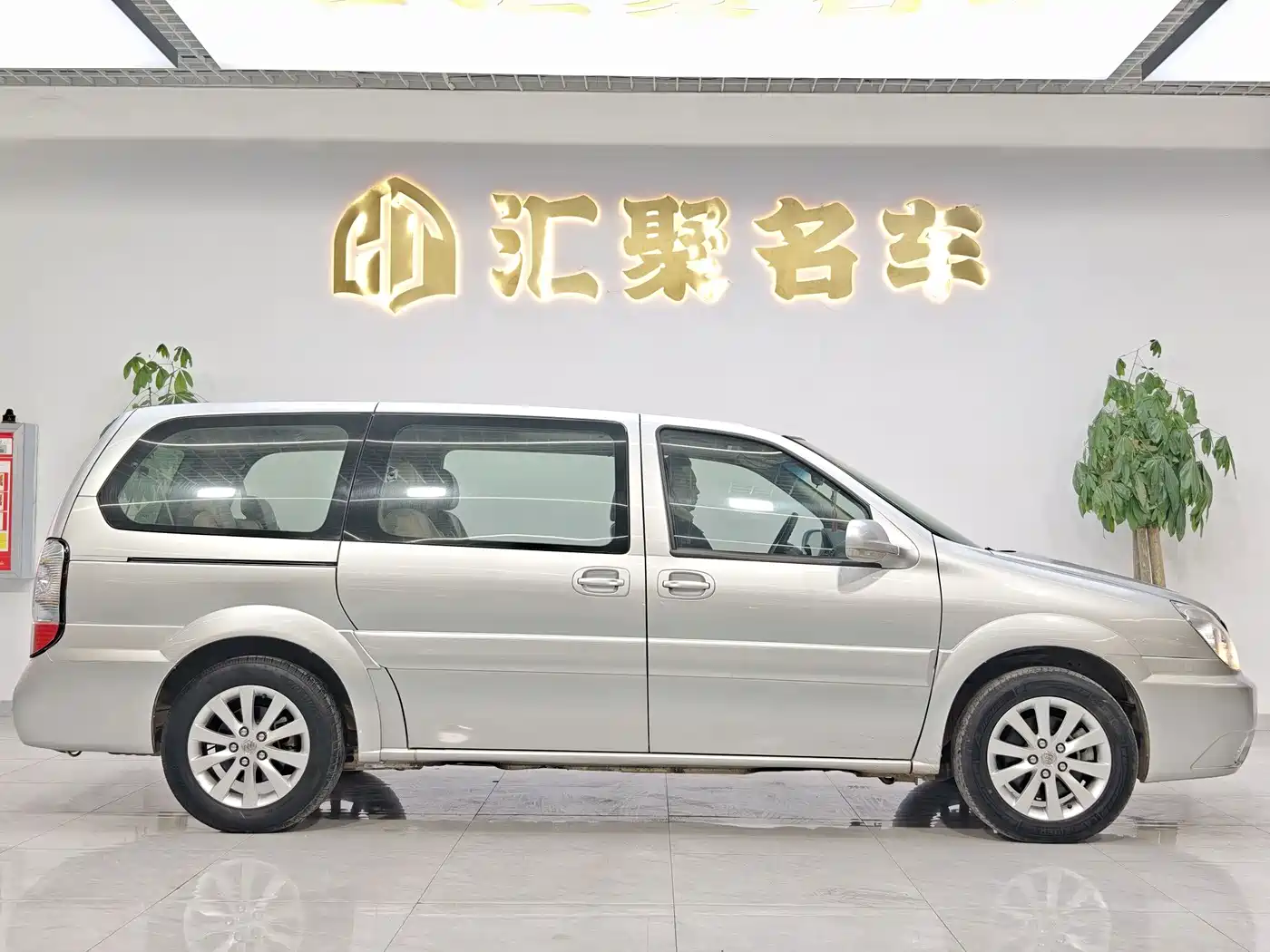 Фото 6 - Buick GL8