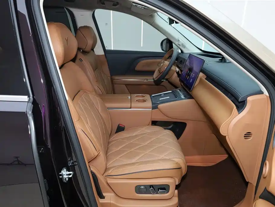 Voyah Auto VOYAH Taisan 2026 Model Base фото 15