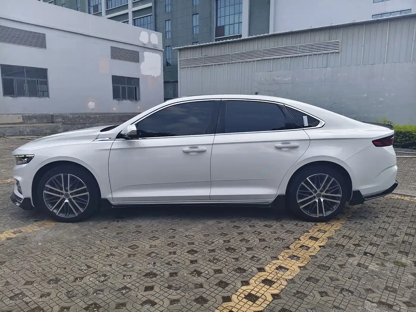 GEELY XINGRUI