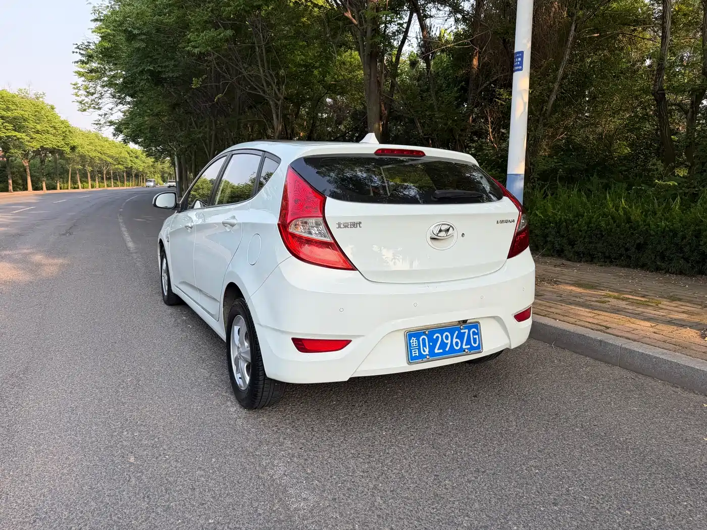 Hyundai Reina 2014 Model 1.4L Automatic GLX фото 6