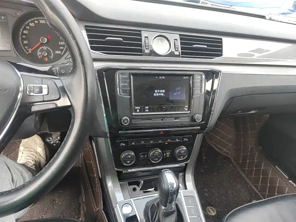 Volkswagen Passat 2017 330TSI DSG Prestige фото 13