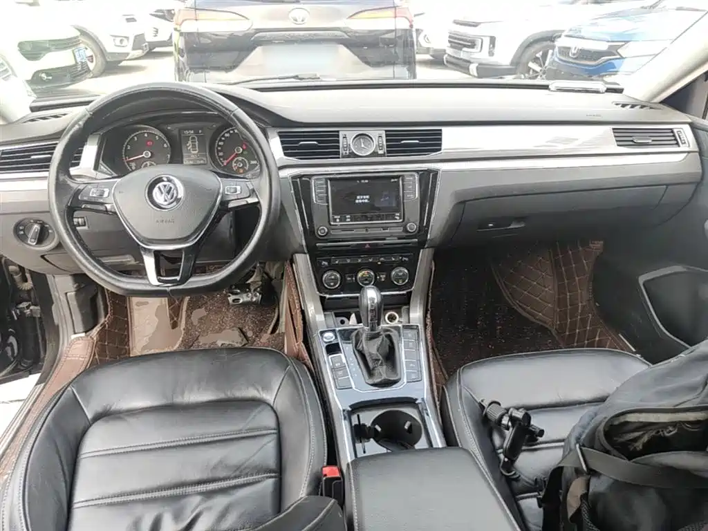Volkswagen Passat 2017 330TSI DSG Prestige фото 10