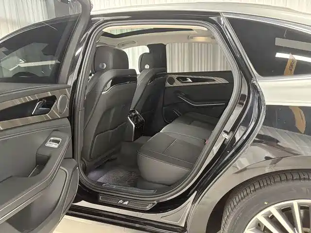 Hongqi H9 2021 2020 2.0T Smart Connection Qi Xiang Edition