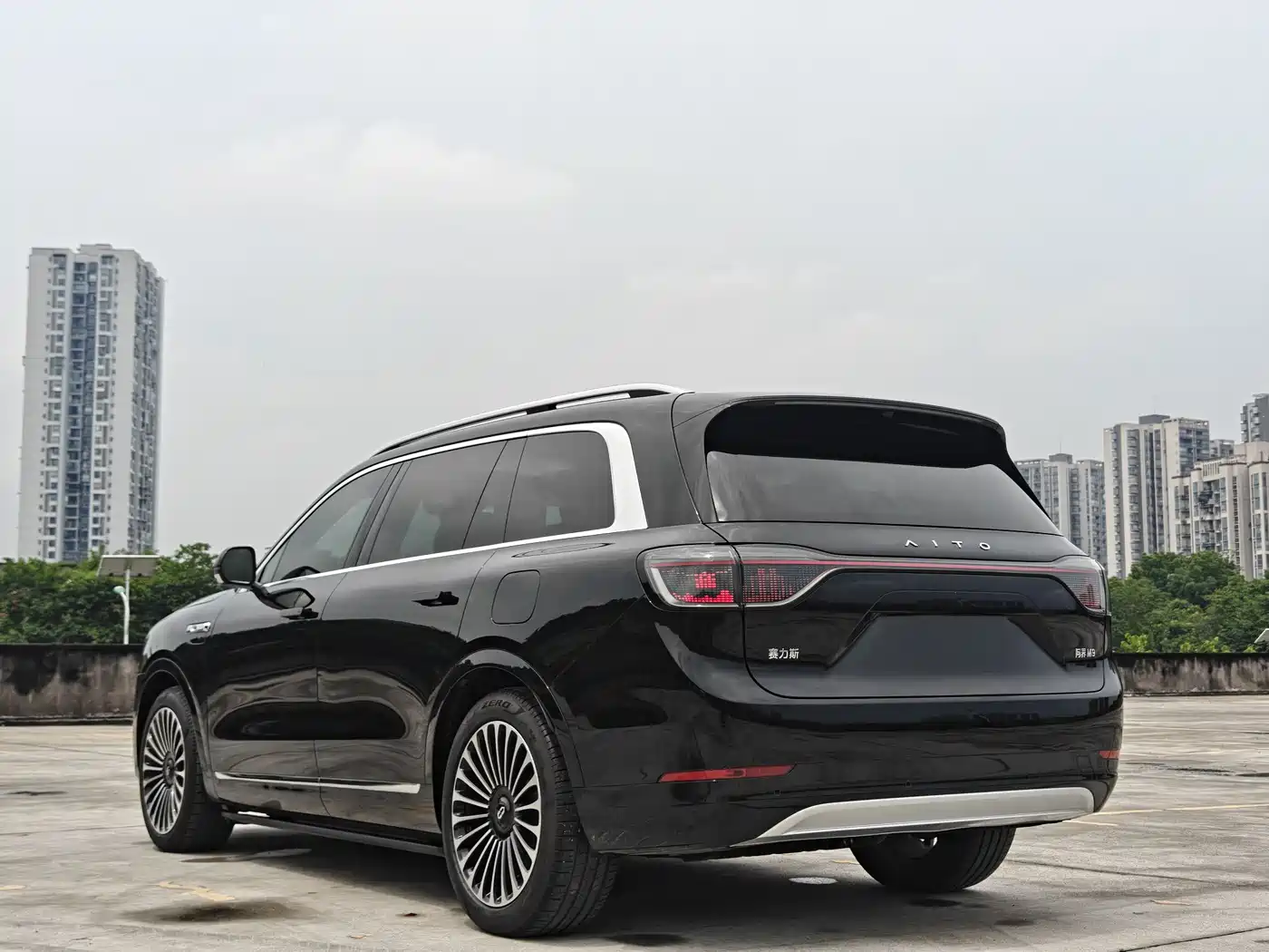 AITO Wenjie AITO M9 2024 Extended Range Ultra 42kWh 6-Seater фото 25
