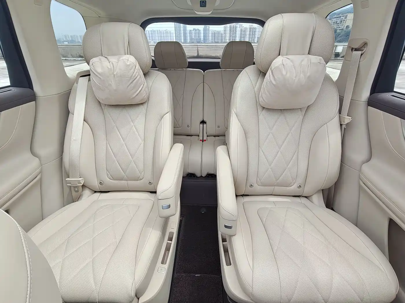 AITO Wenjie AITO M9 2024 Extended Range Ultra 42kWh 6-Seater фото 9