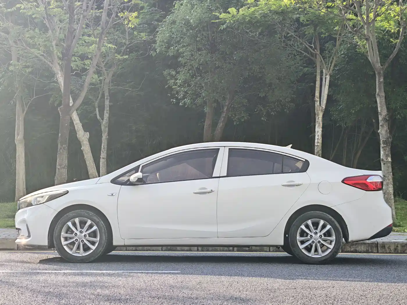 Kia K3 2016 1.6L Automatic GLS фото 5
