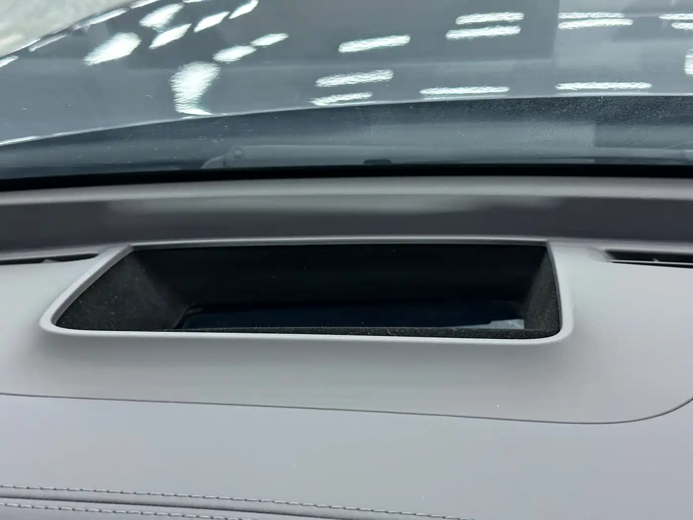 Фото 8 - Hongqi E-HS9
