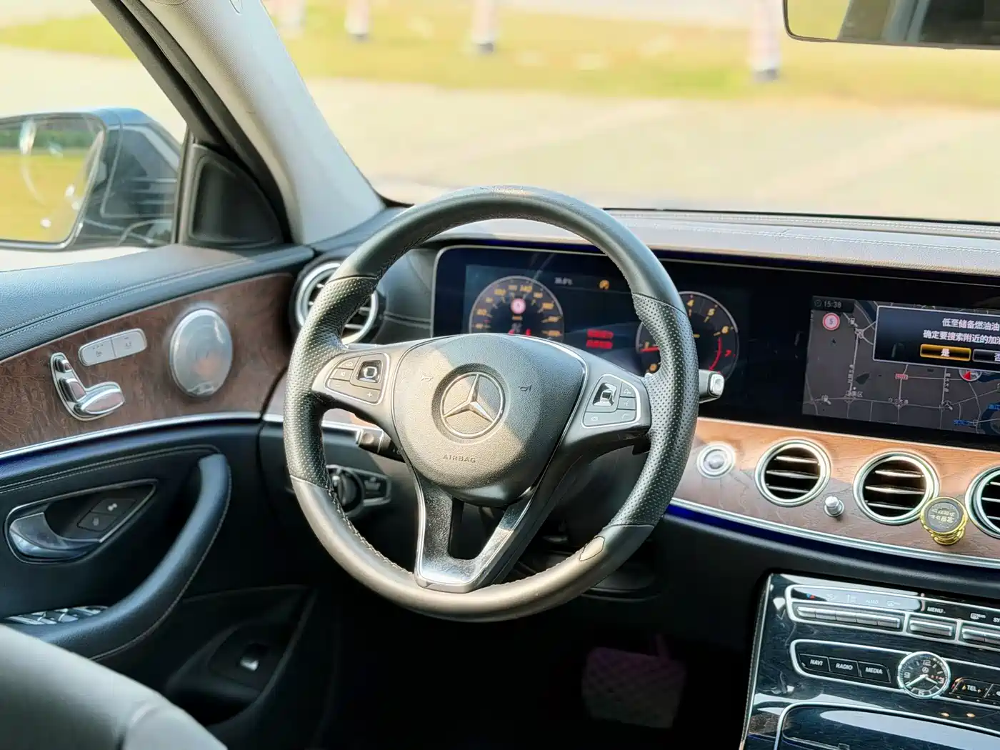 Mercedes-Benz E-Class 2017 E 200 L 4MATIC фото 10