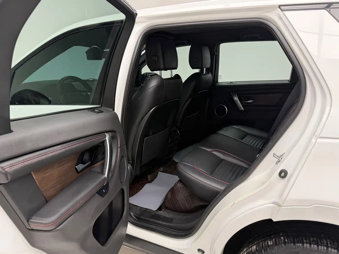 Land Rover Discovery Sport 2020 249PS R-Dynamic Performance фото 11