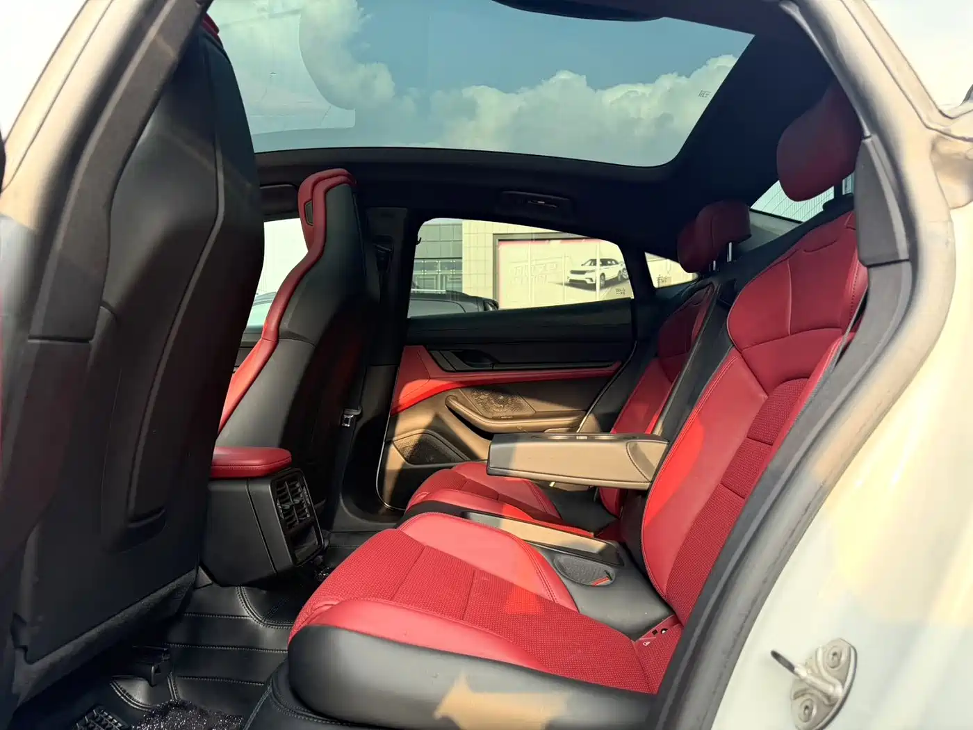 Porsche Taycan 2022 Facelift Taycan фото 6