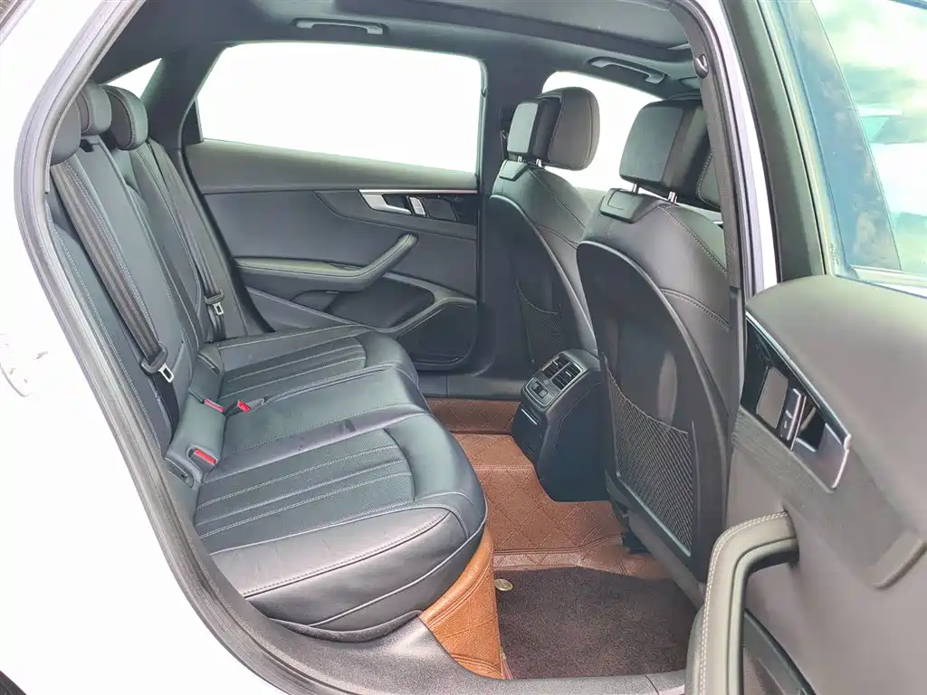 Audi A4L 2024 40 TFSI Luxury Dynamic фото 12