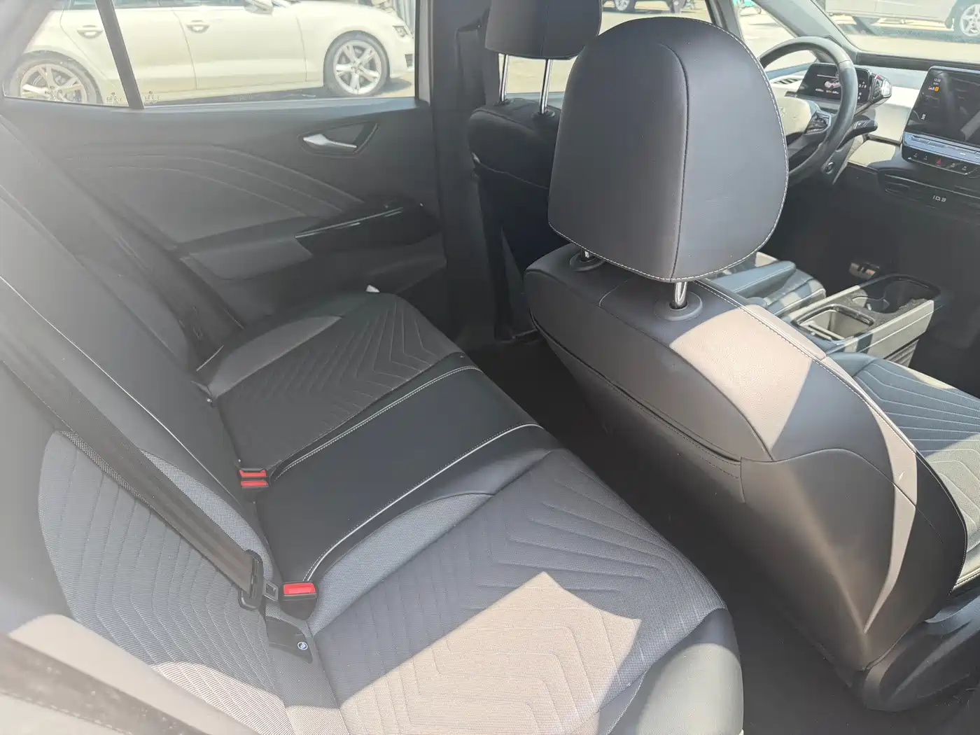 Volkswagen ID.3 2024 Outstanding Edition фото 10