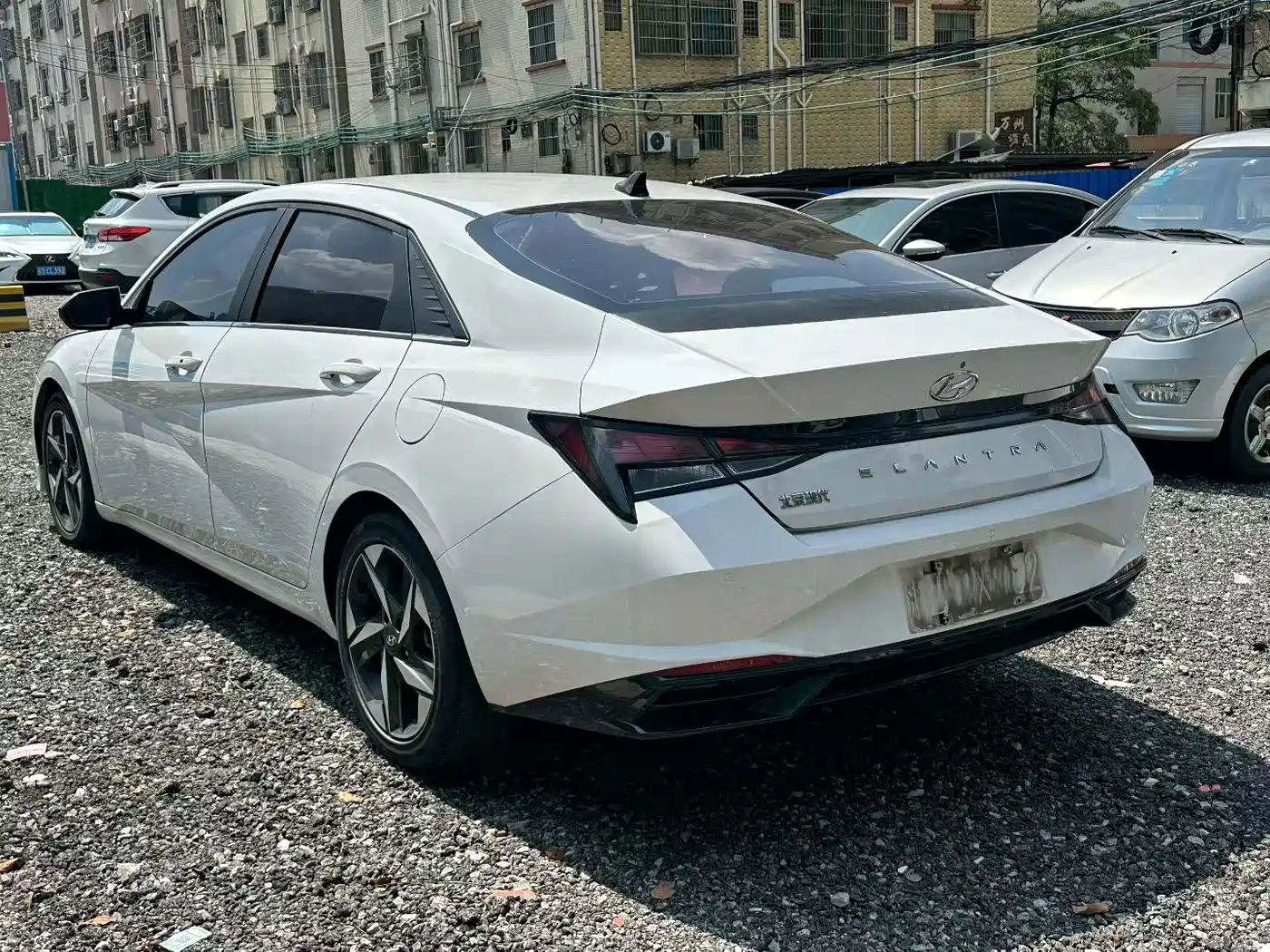 Hyundai Elantra 2021 1.5L CVT GLX Elite Edition фото 4