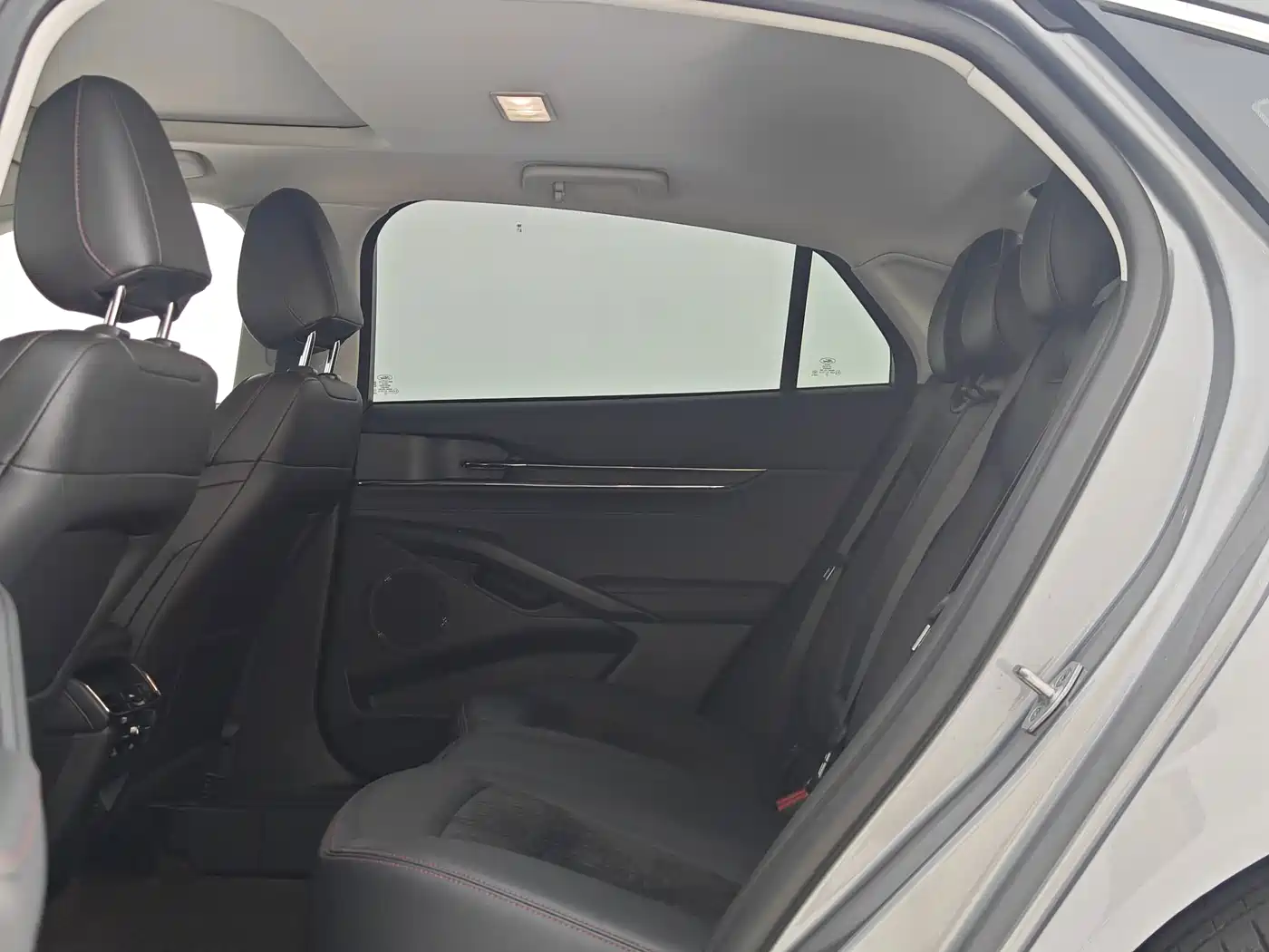 Ford Mondeo 2024 2023 EcoBoost 180 Luxury
