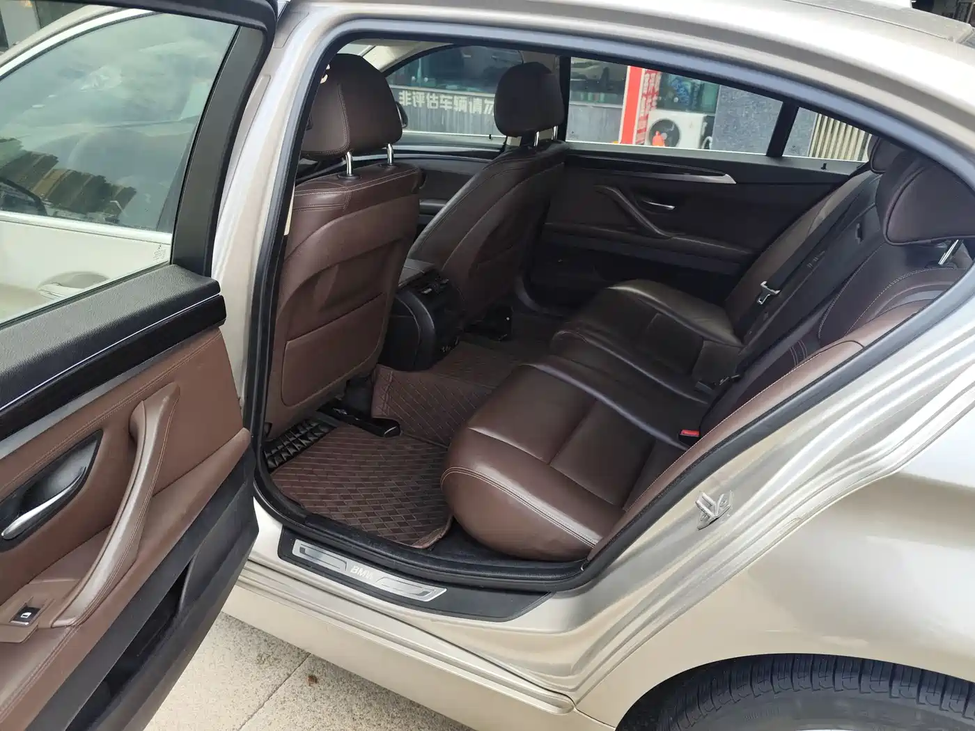 BMW 5 Series 2014 525Li Luxury Design Package фото 5