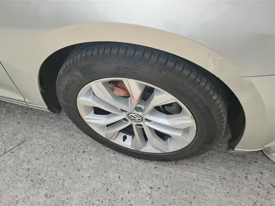 Volkswagen Magotan 2018 380TSI DSG Luxury фото 6