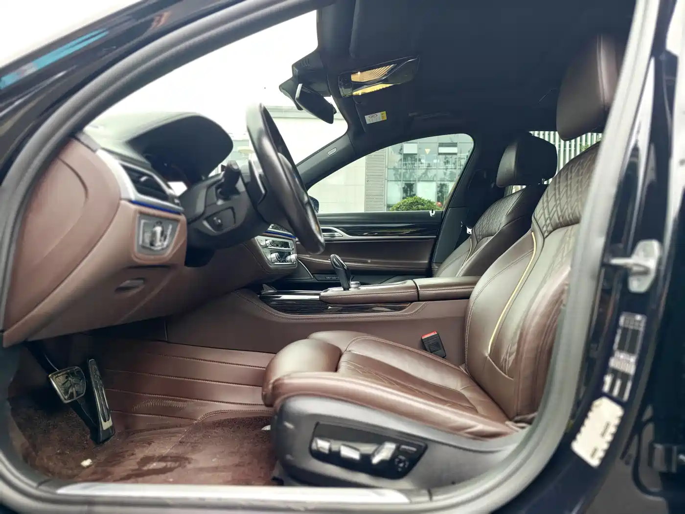 BMW 7 Series 2021 Model 730Li M Sport Package фото 8