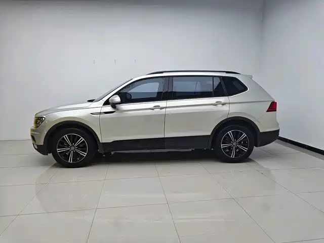 Volkswagen Tiguan L 2021 280TSI Automatic 2WD Smart фото 2