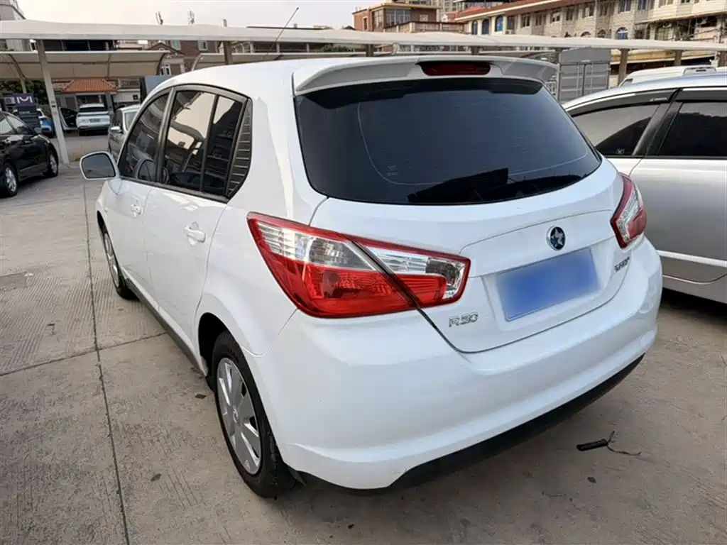 Venucia R50 2015 2014 1.6L Automatic Exciting Edition