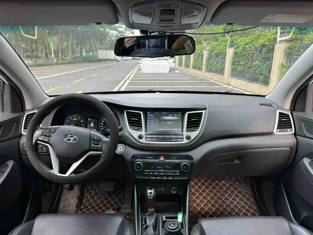 Hyundai Tucson 2015 1.6T Dual Clutch 2WD Smart фото 7