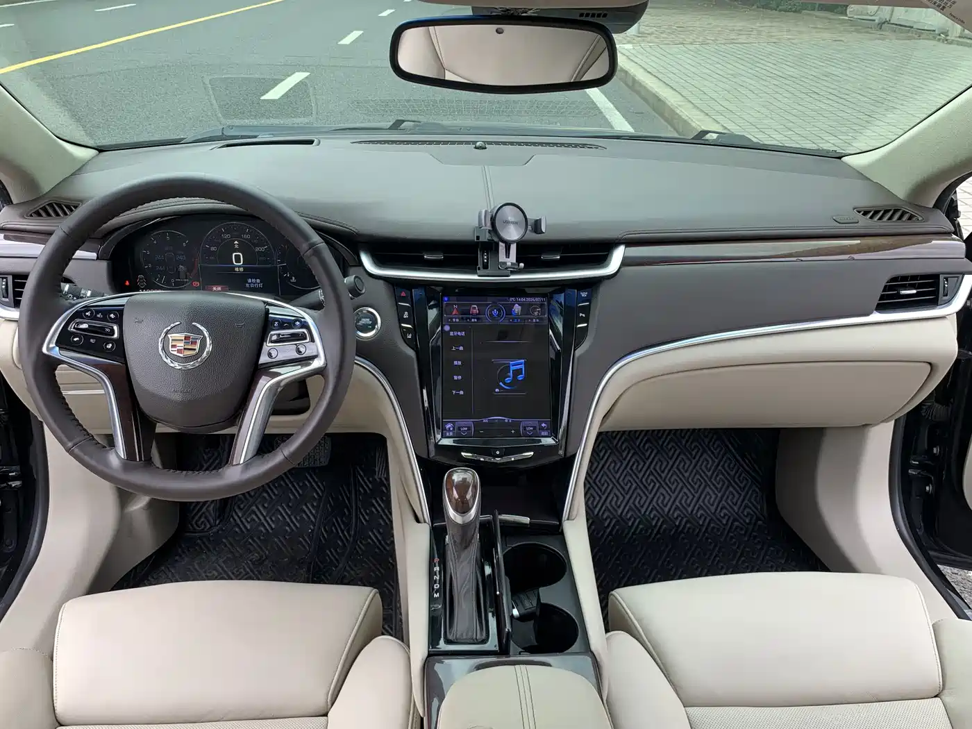 Cadillac XTS 2014 2014 28T Platinum Edition