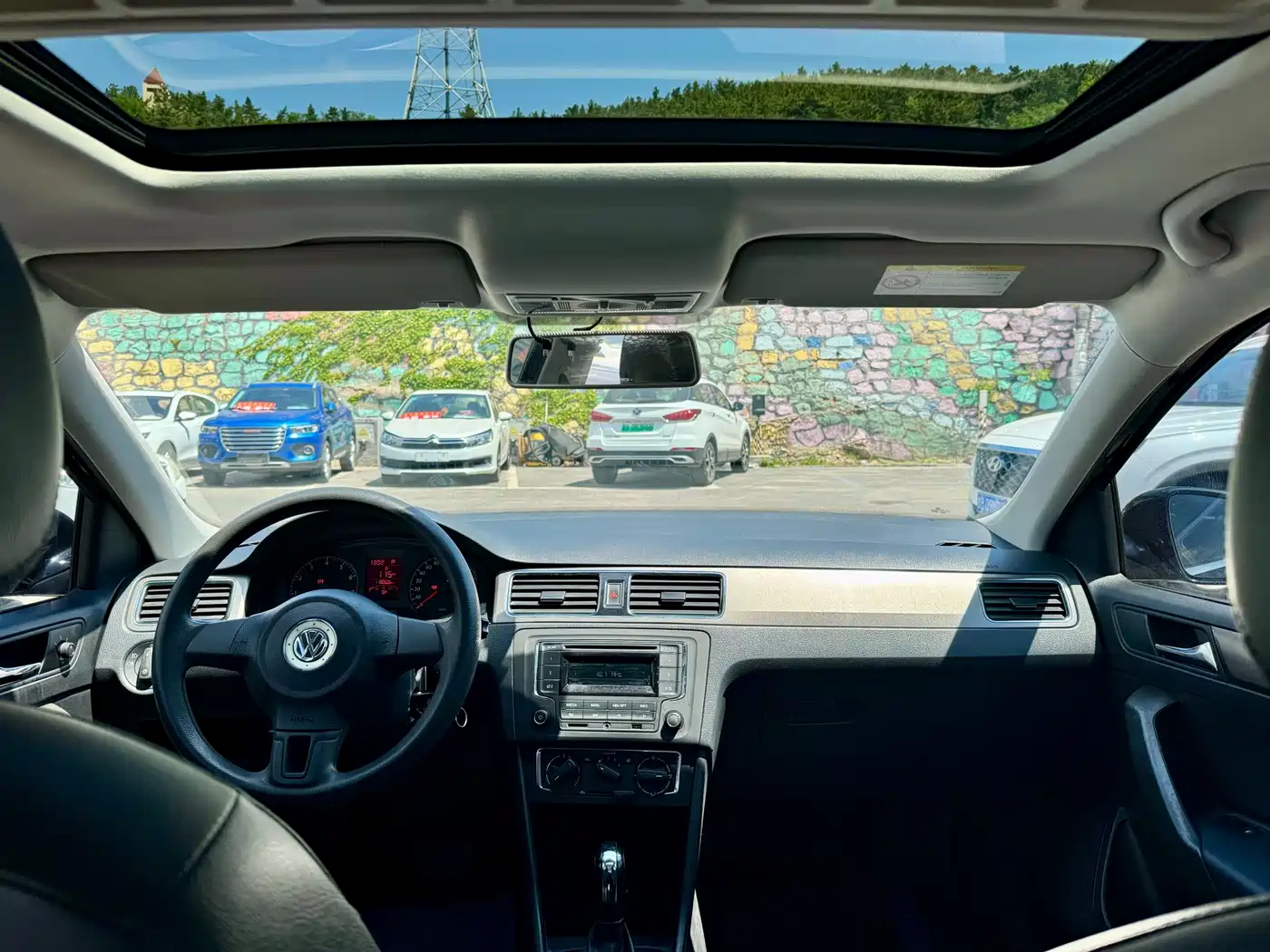 Volkswagen Santana 2015 1.6L Automatic Comfort Edition фото 5