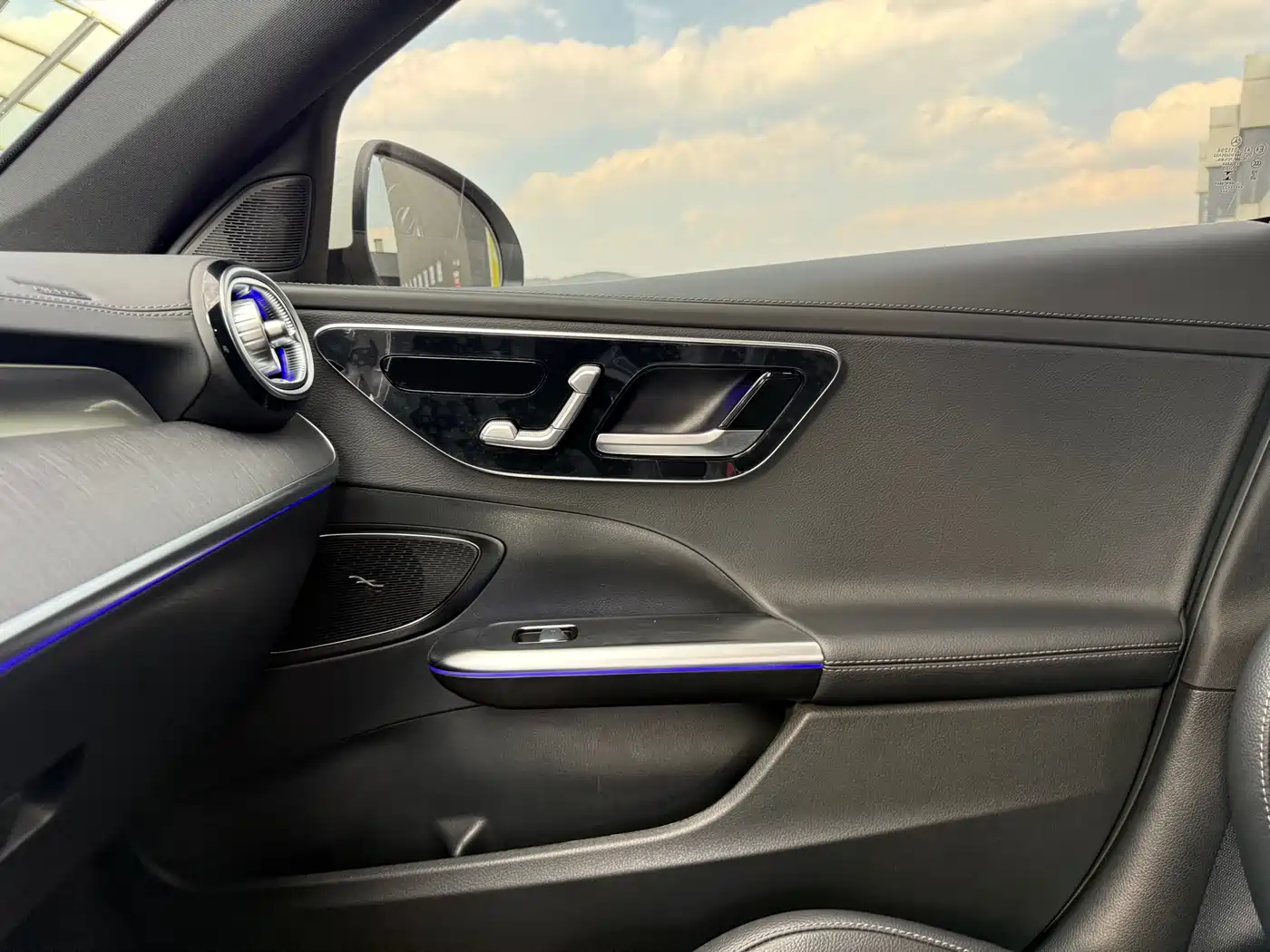 Mercedes-Benz C-Class 2023 C 260 L Sport фото 27